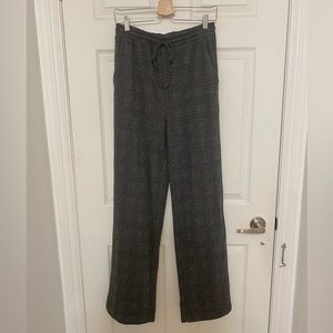 Grey plaid pants with pockets and elastic waist